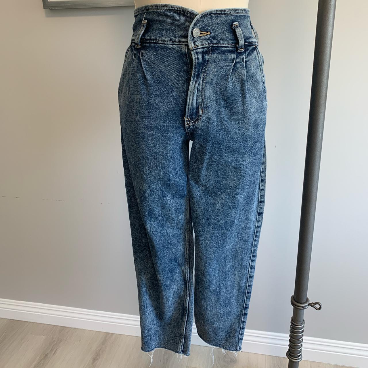 Hollister Ultra High Rise Mom Jeans Flashback to the... - Depop