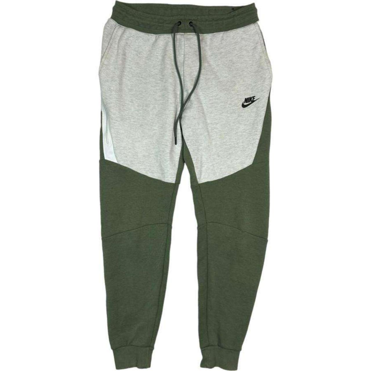 Nike tech best sale fleece pants green