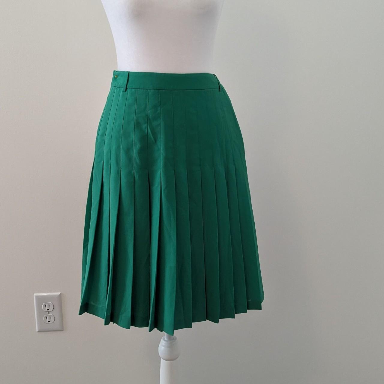 Pleated BCBGMaxazria skirt. Beautiful kelly green...