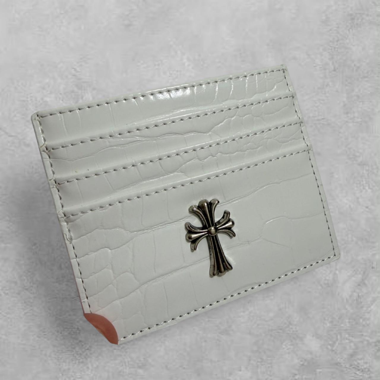 item listed by averticlothing