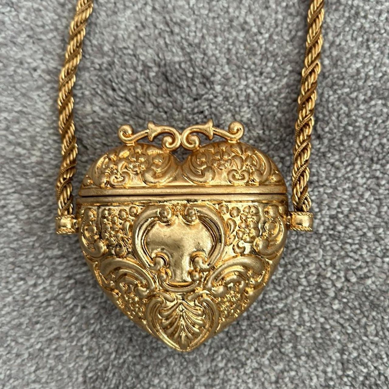 Vintage Gold Heart Bag Never used, super unique - Depop
