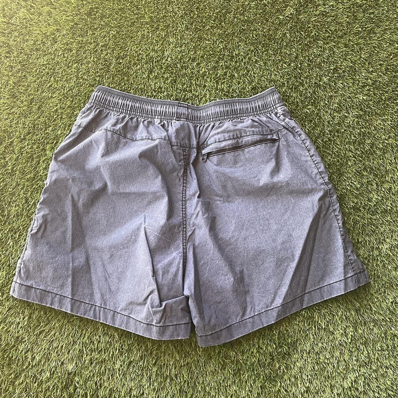 kith swim/athletic shorts great above the knee... - Depop