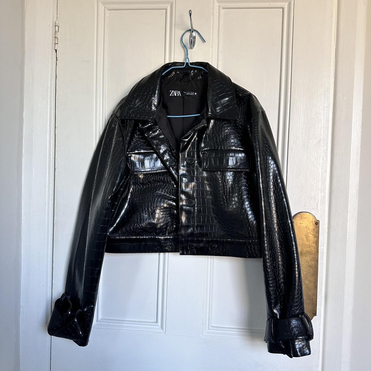 item listed by elisaarpamon