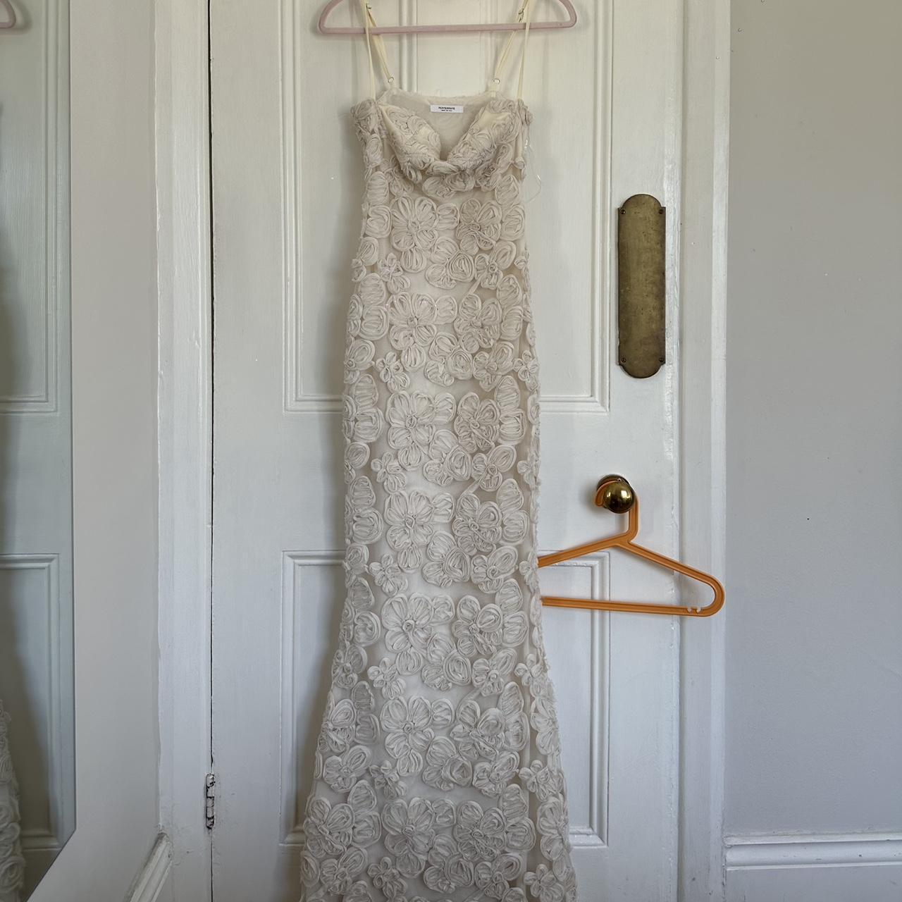 item listed by elisaarpamon