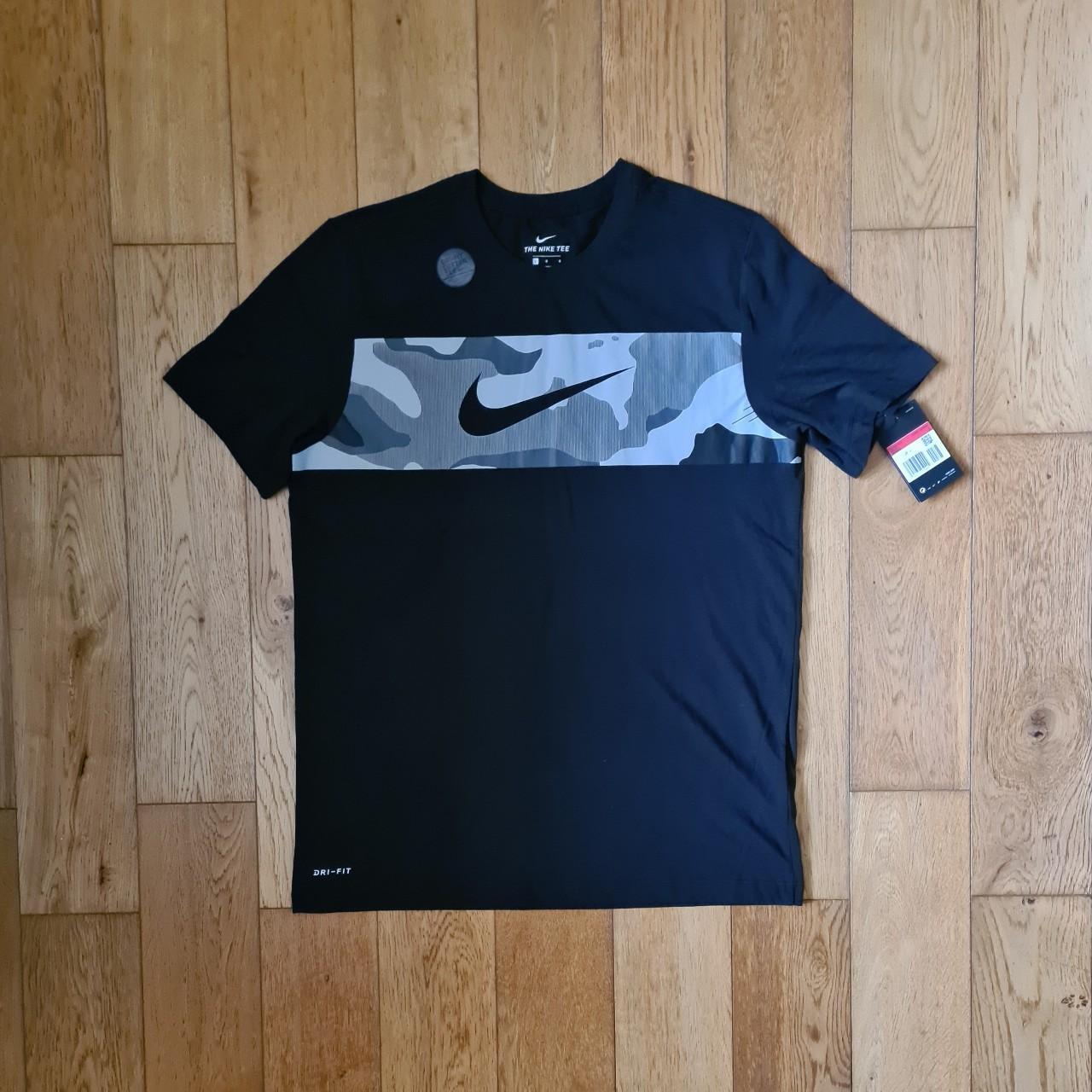 Nike Men's Black and Grey T-shirt | Depop