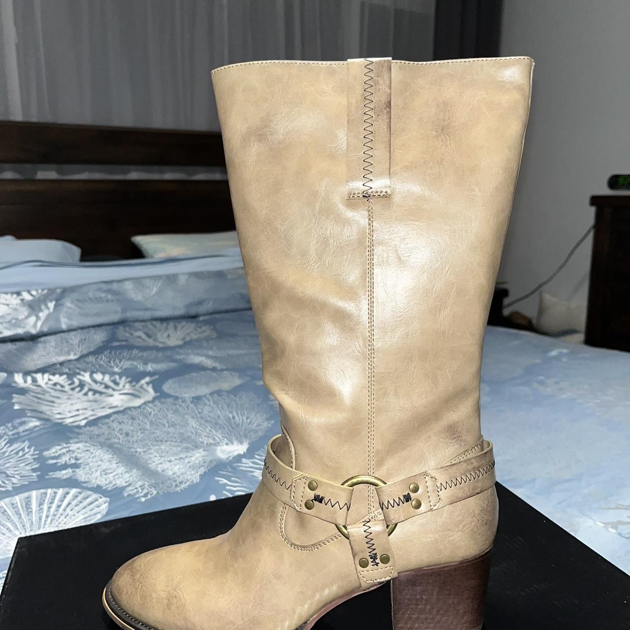 womens tan walking boots