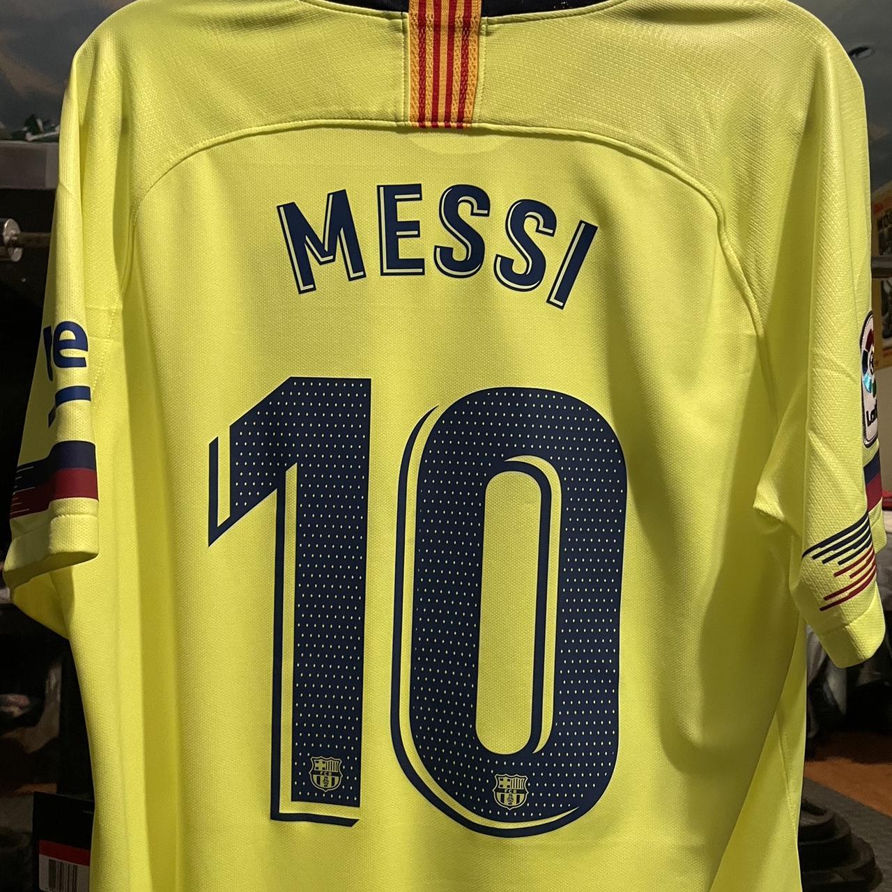 Messi FC Barcelona Jersey Youth XL Pre-owned. No - Depop