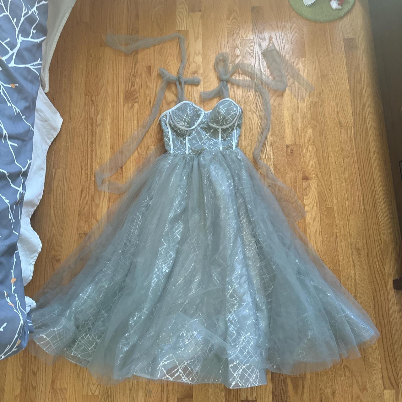 item listed by isabella_a08