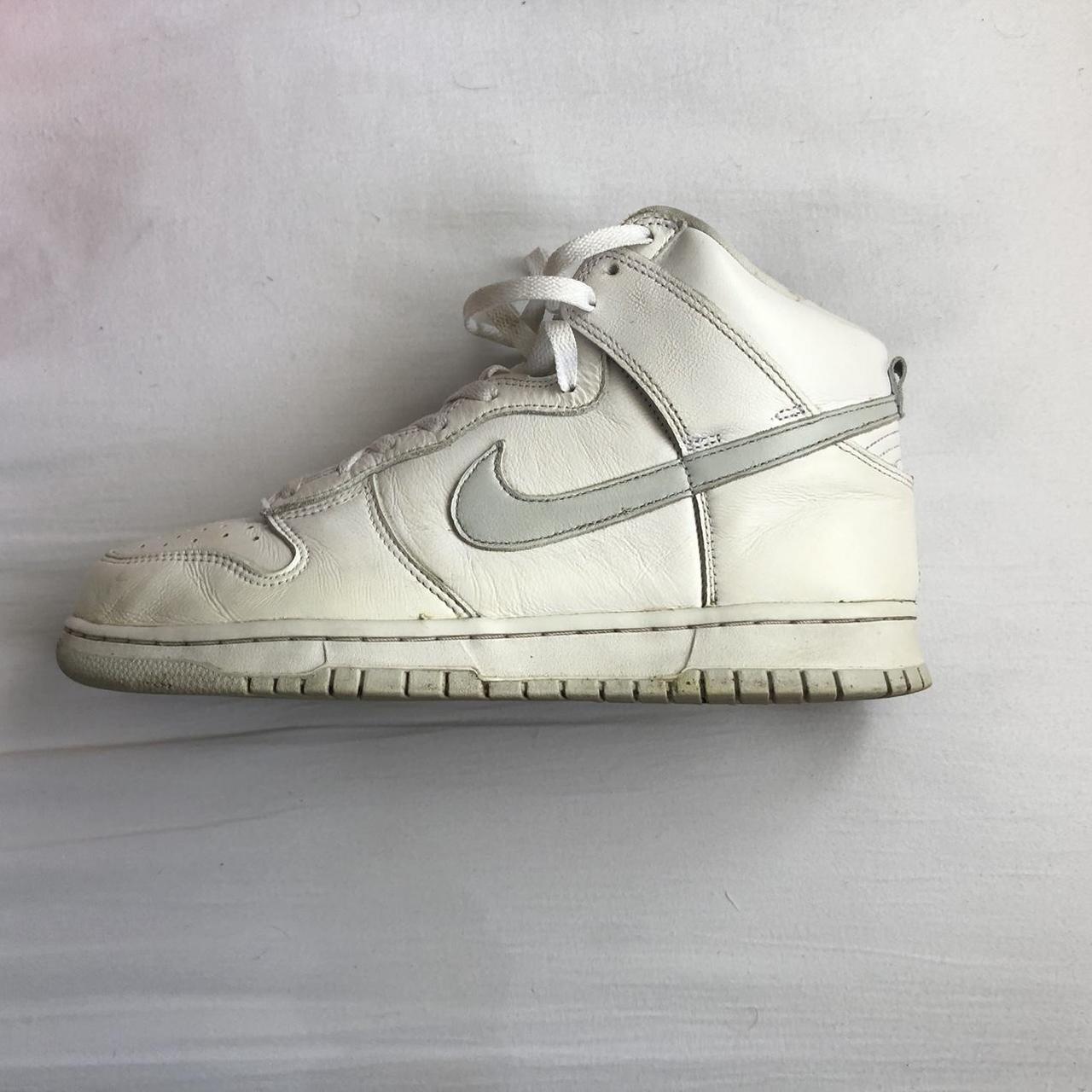 mens white nike dunks