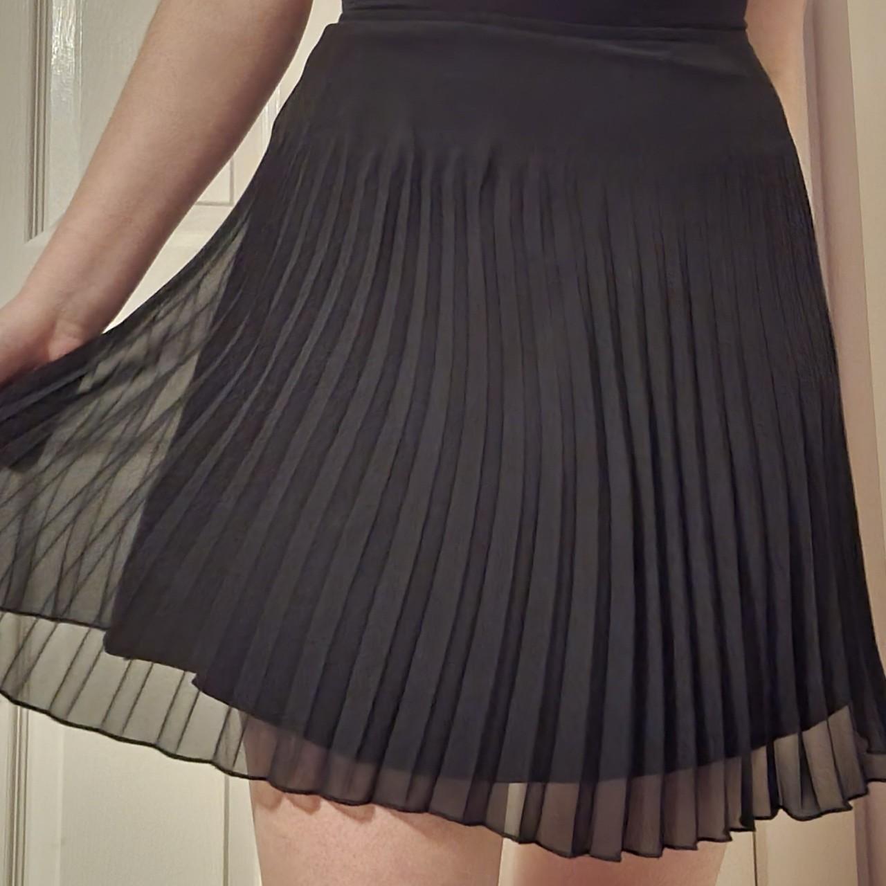 3/4 black hotsell pleated skirt