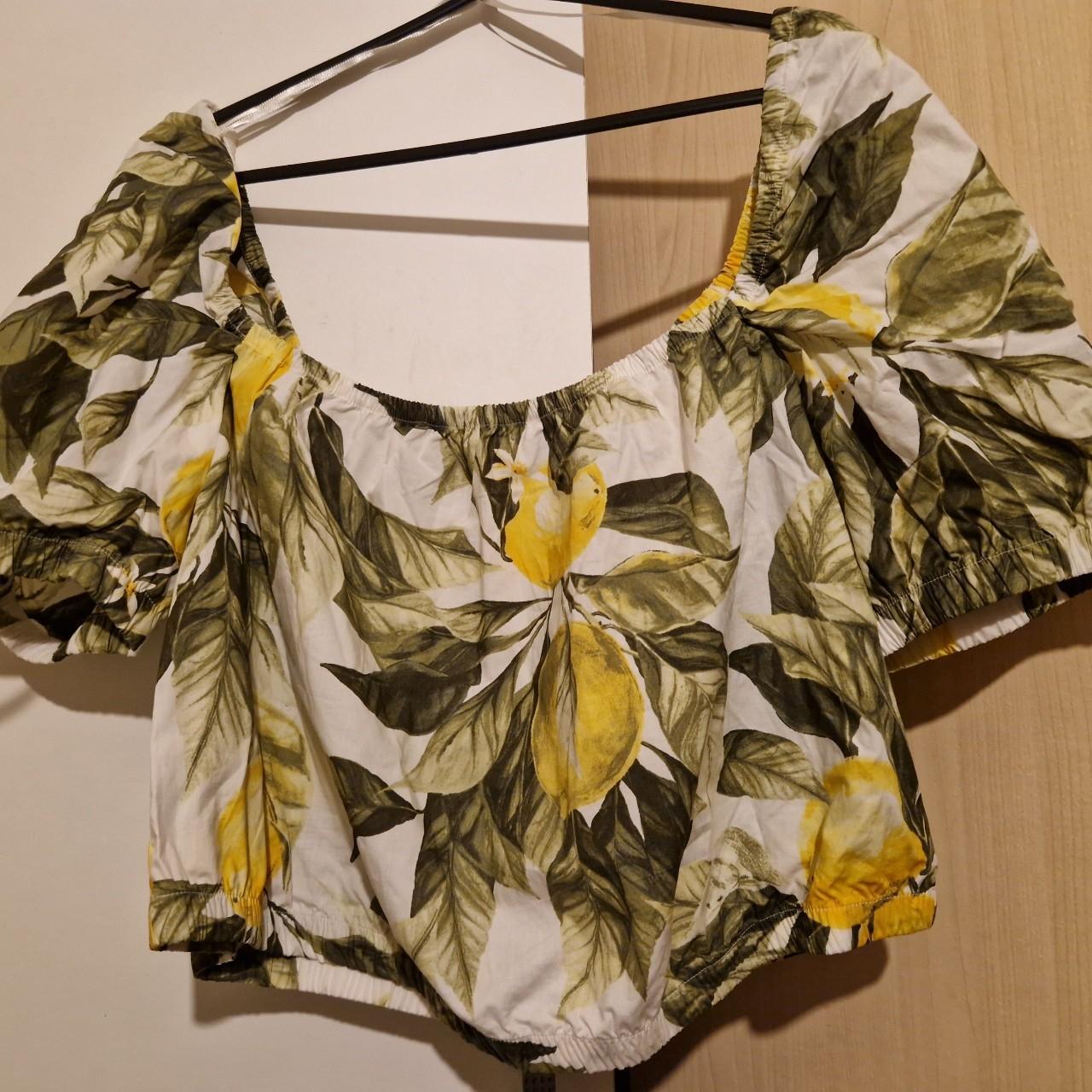 H M tropical print crop top brand new tag on Depop