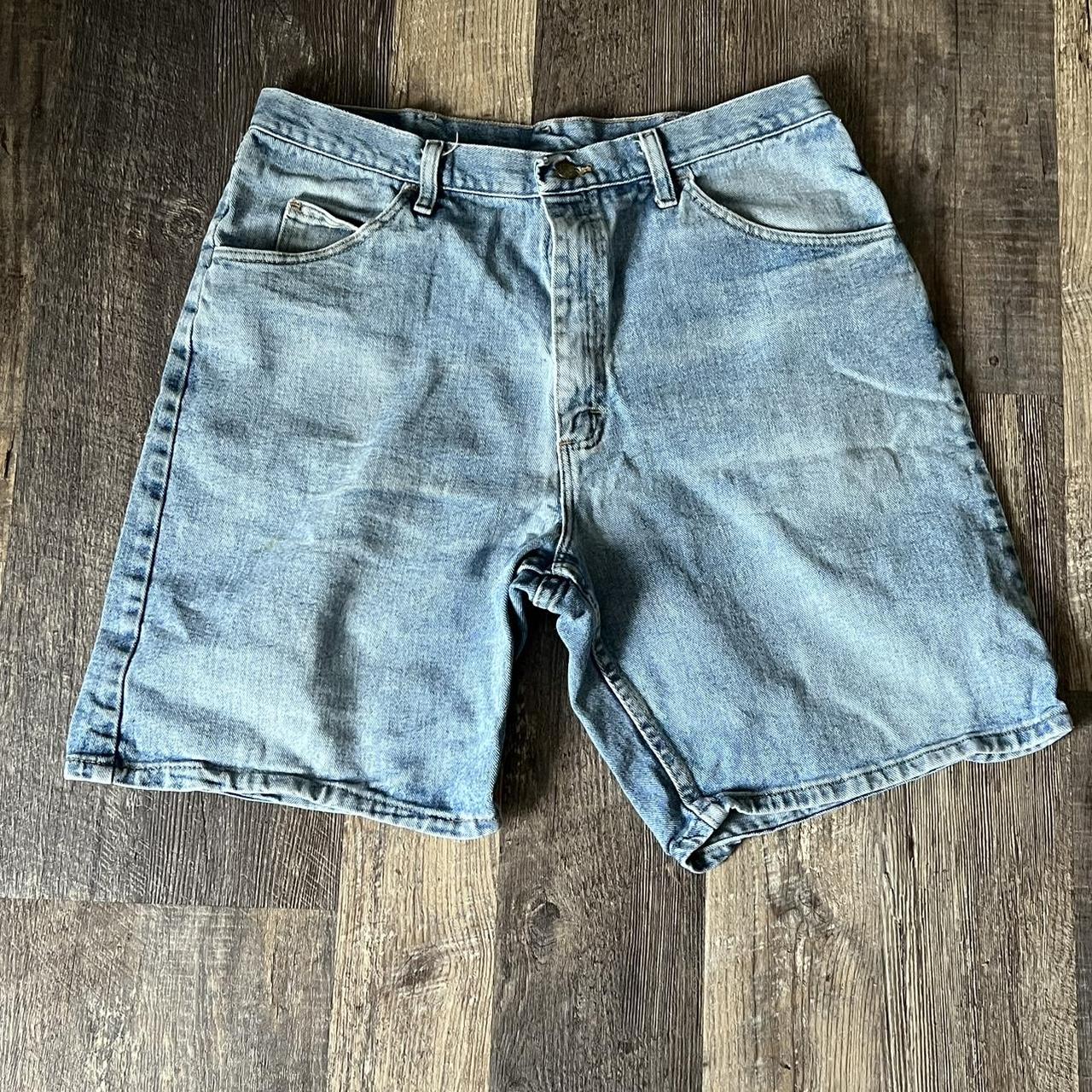 Wrangler Jorts Size 36 I’m 5’11 for reference Has a... - Depop