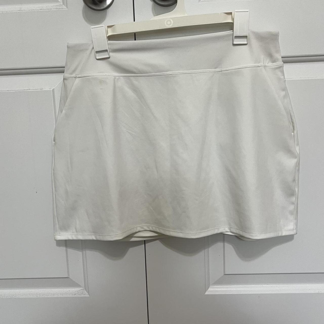 Tommy Bahama Women's White Skirt | Depop