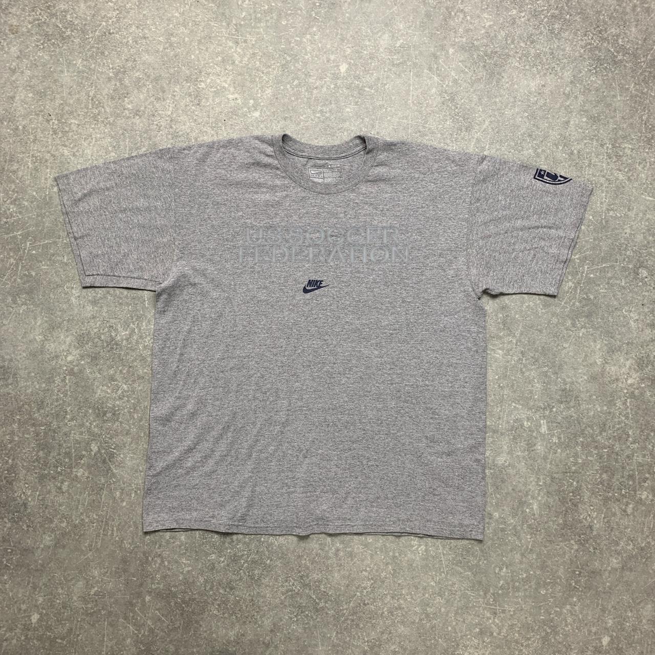 mens gray nike shirt