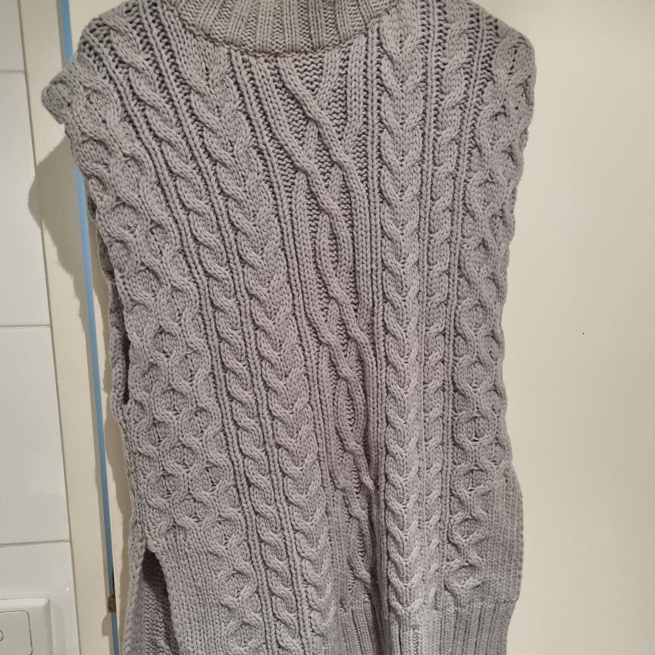 Knit Vest (will fit both... - Depop