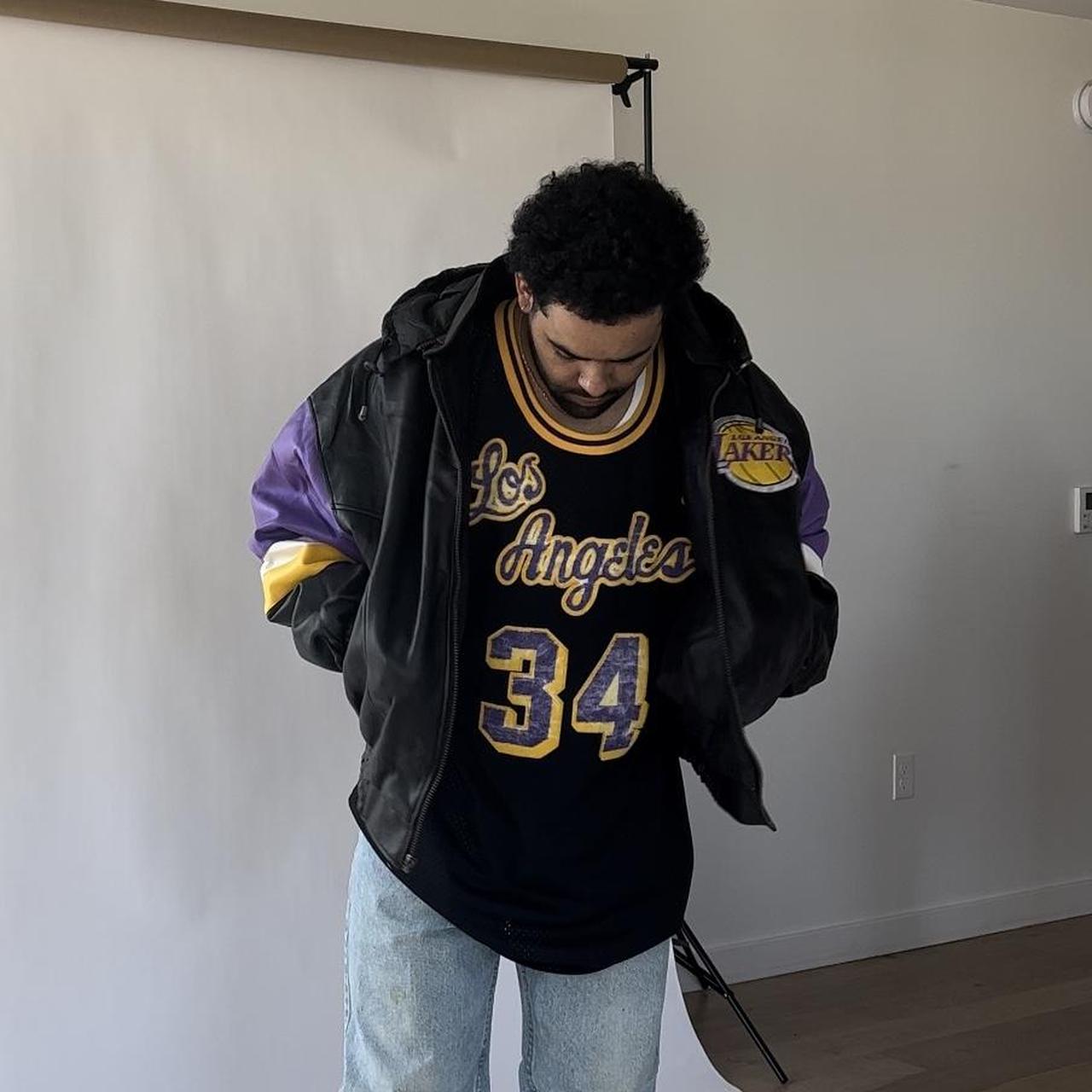 Vintage 90s Los Angeles Lakers shirt! Men's XL, True - Depop