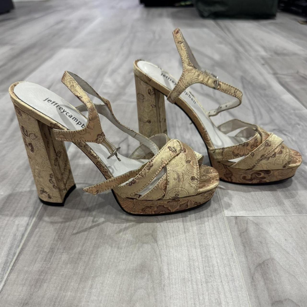 item listed by liz__park