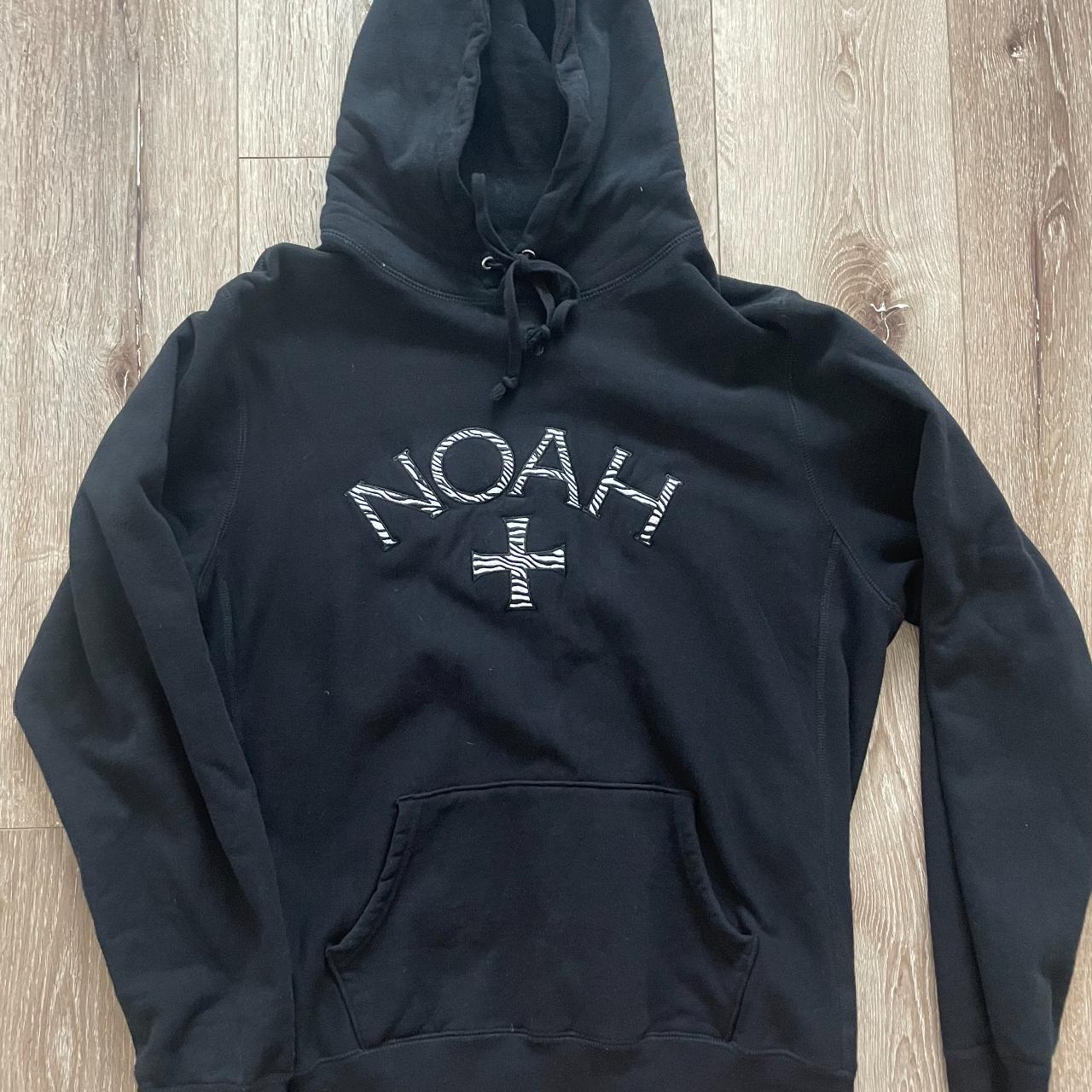 Noah Zebra Logo hood size XL, Worn few times but...