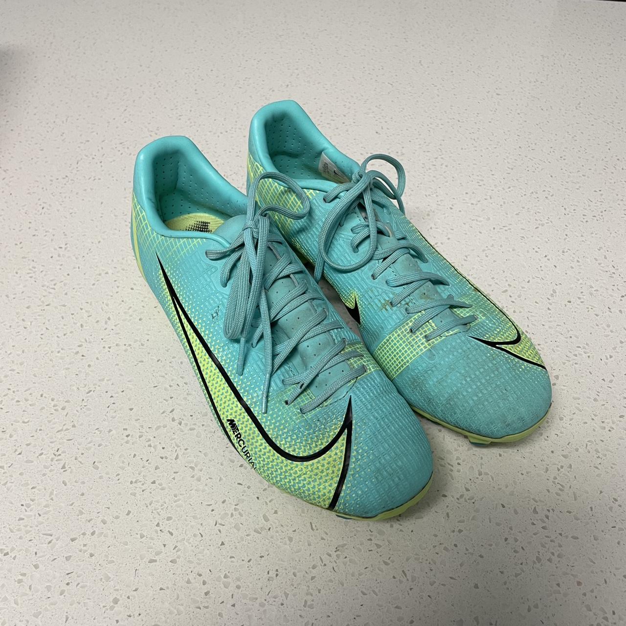 Lime green sale nike soccer cleats