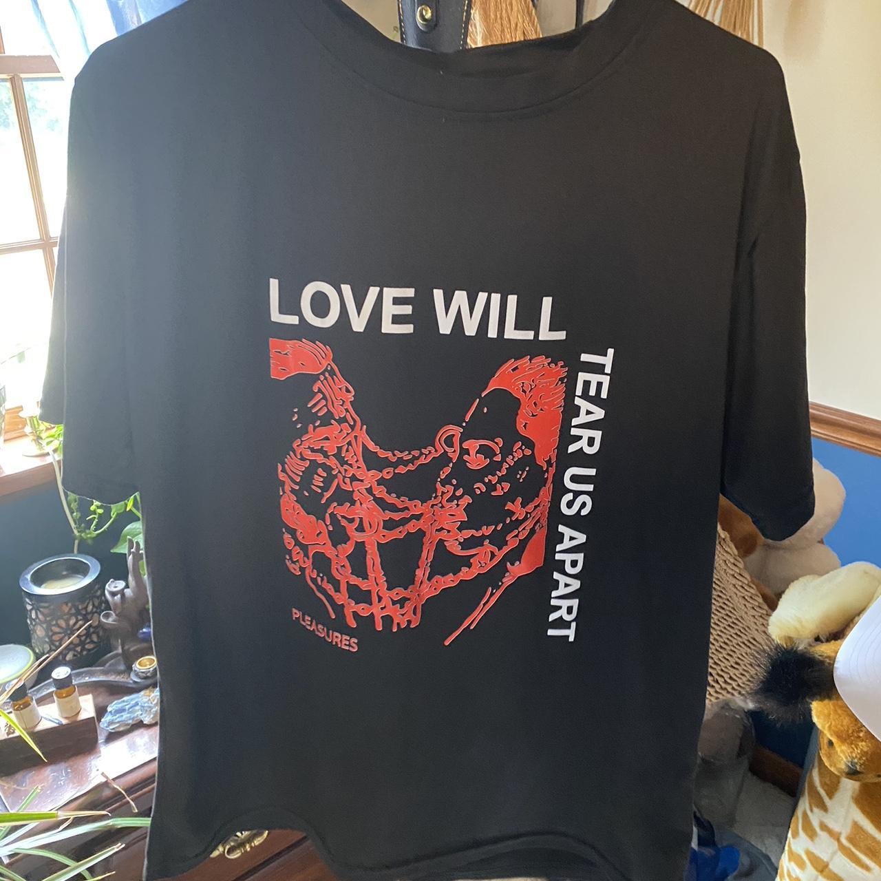 Bonds Men's Black and Red Tshirt Depop