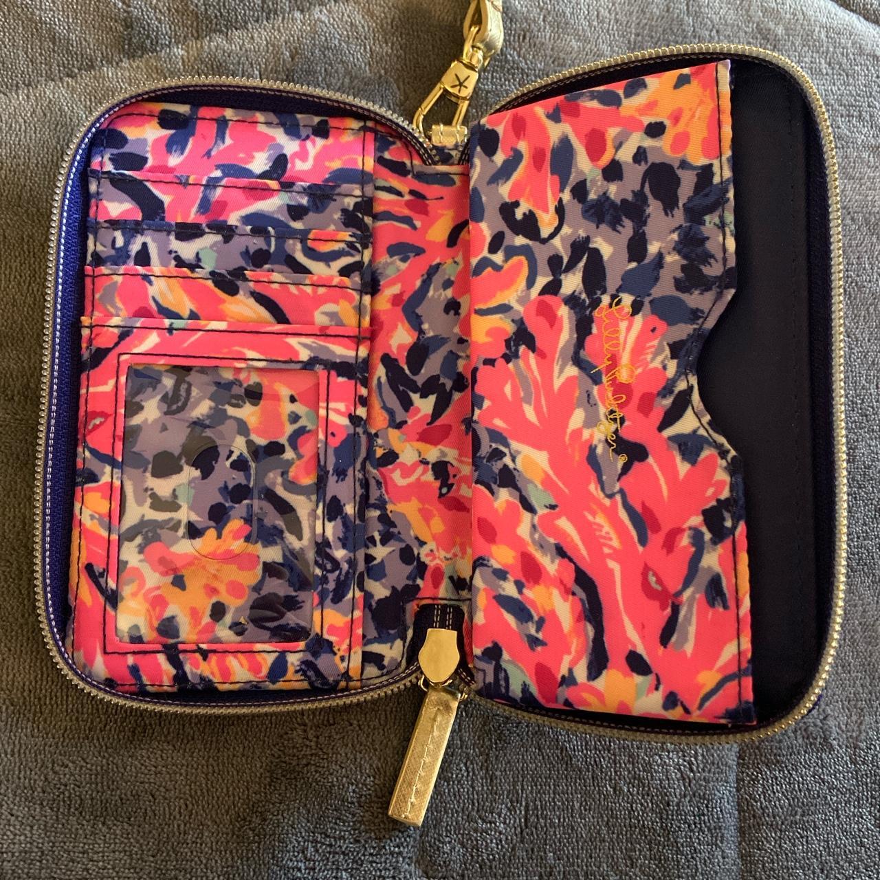 Lilly Pulitzer Women's Pink and Navy Wallet-purses (2)