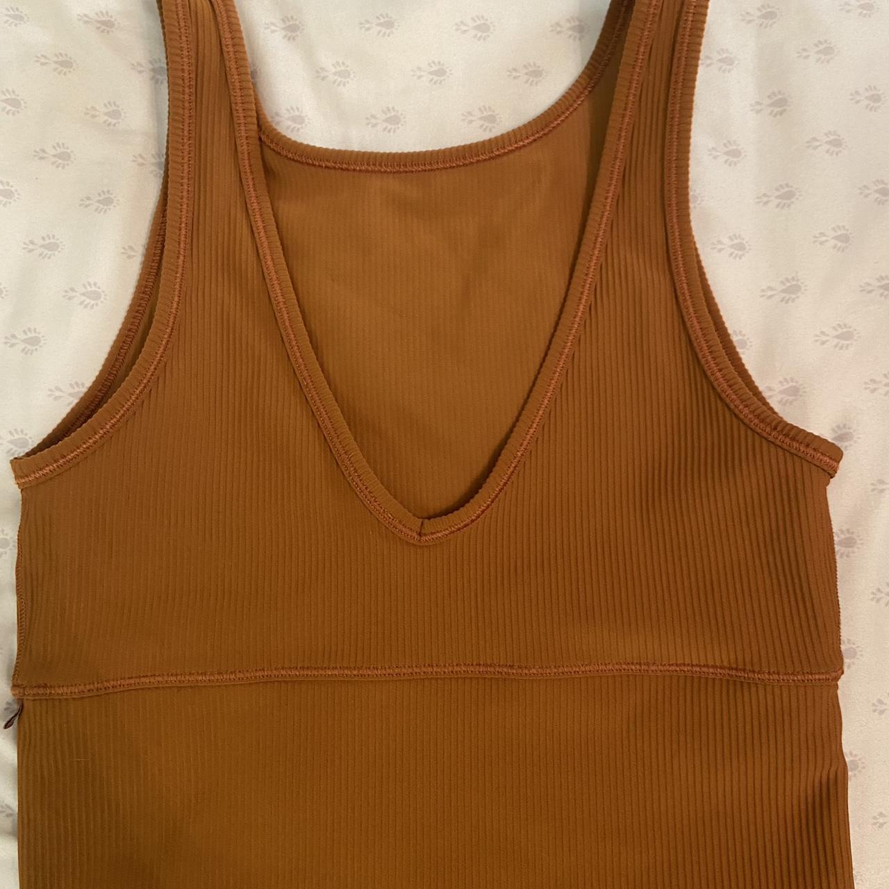 Lululemon power pivot tank size 4 (tag is ripped... - Depop