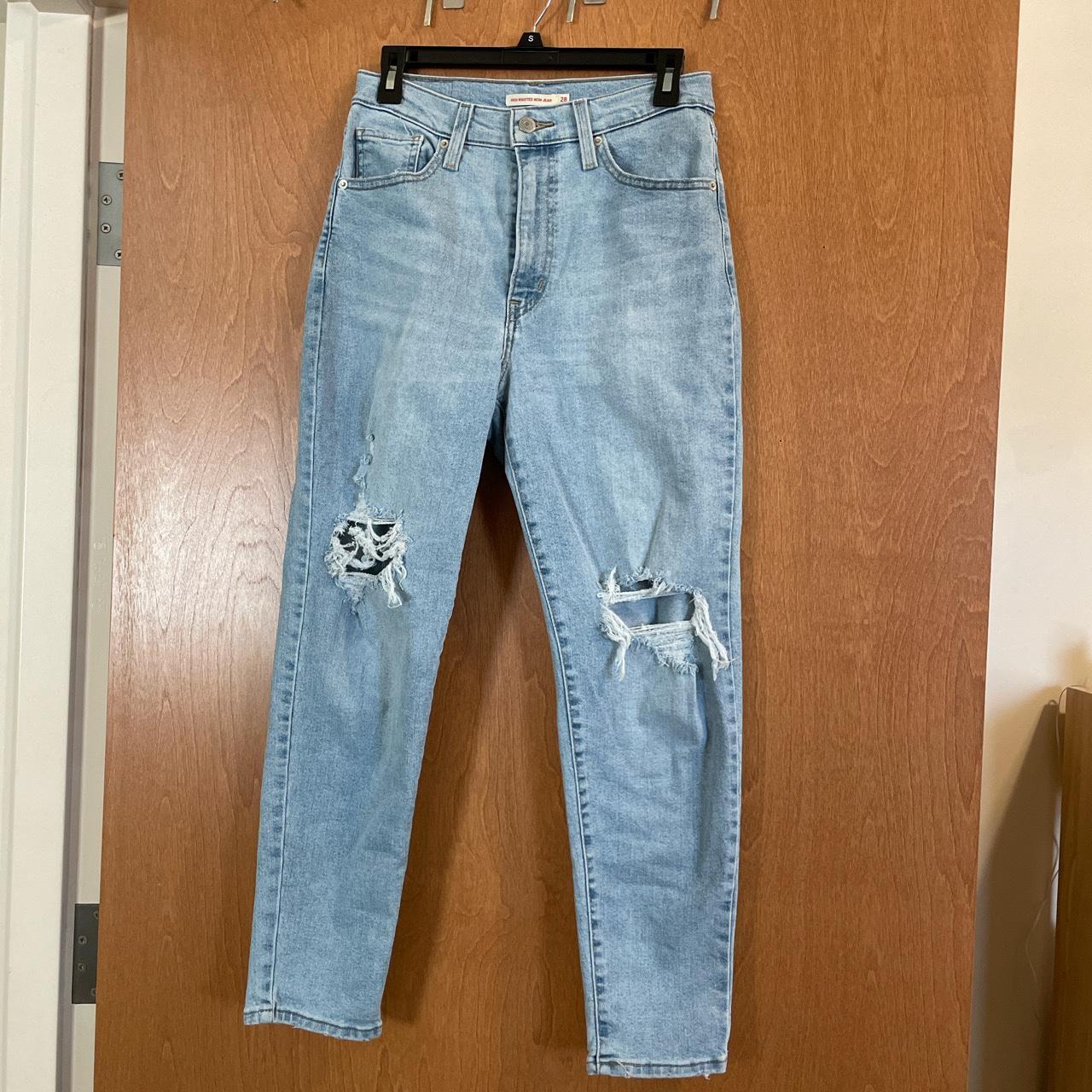 Levi's Women's Blue Jeans | Depop