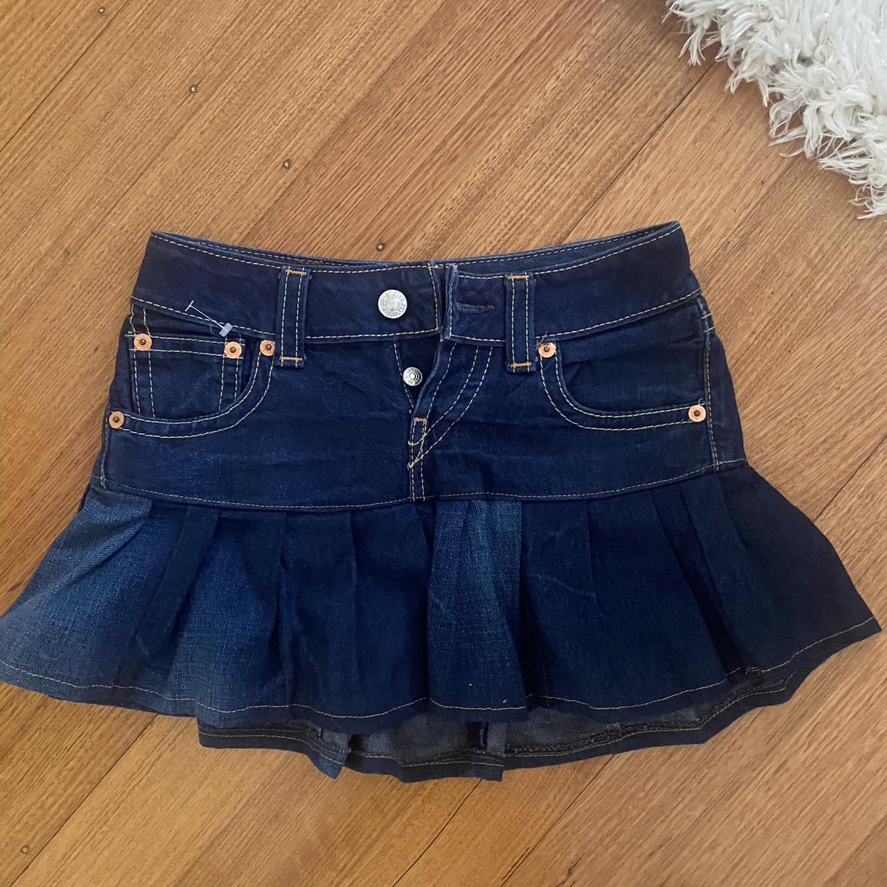 Thrifted vintage Levi’s denim skirt 🤍 Please... - Depop