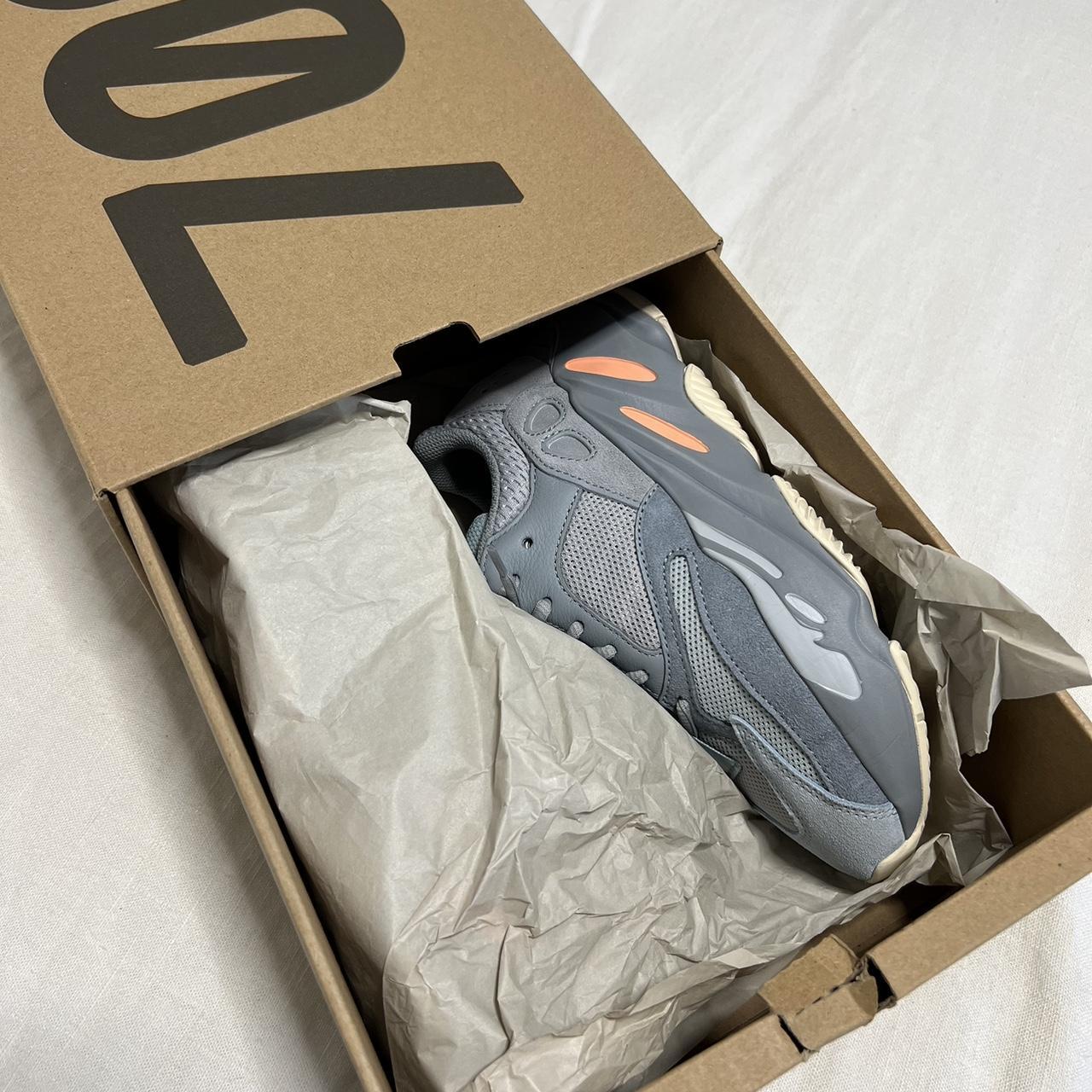 Yeezy deals inertia box