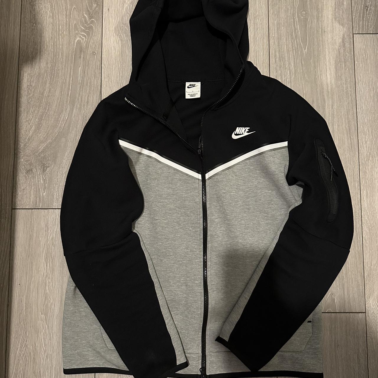 Nike Men's Black and Grey Hoodie | Depop