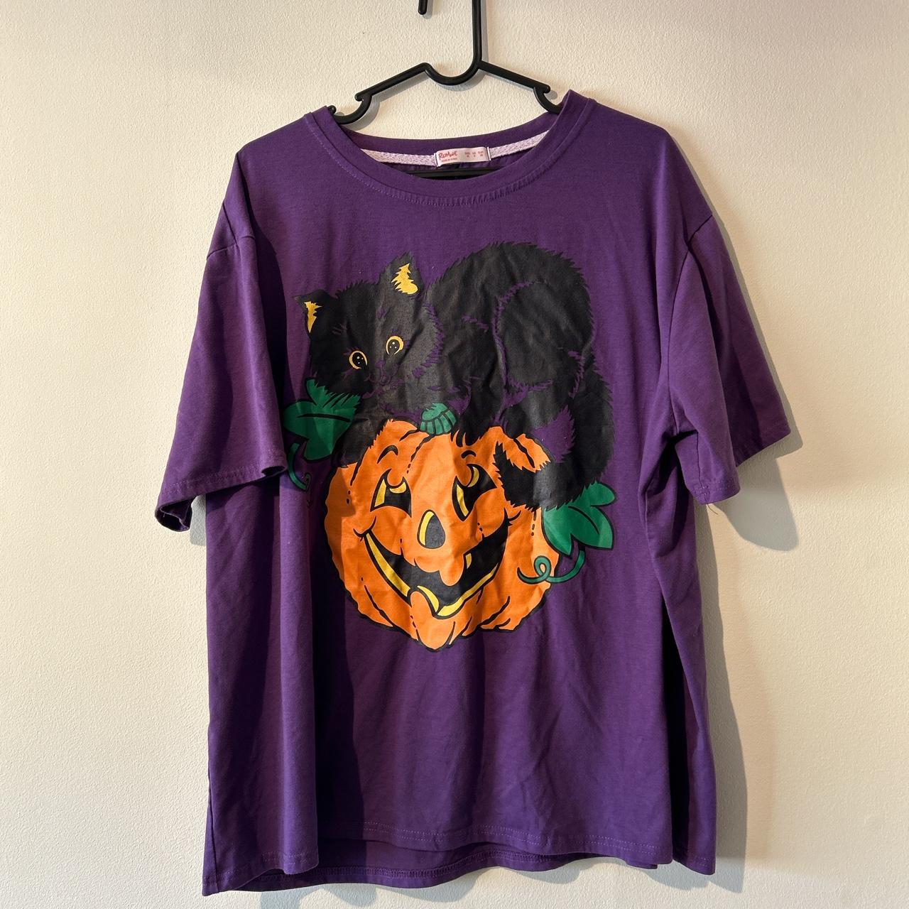 Vintage looking halloween tshirt ! Purple with a... - Depop