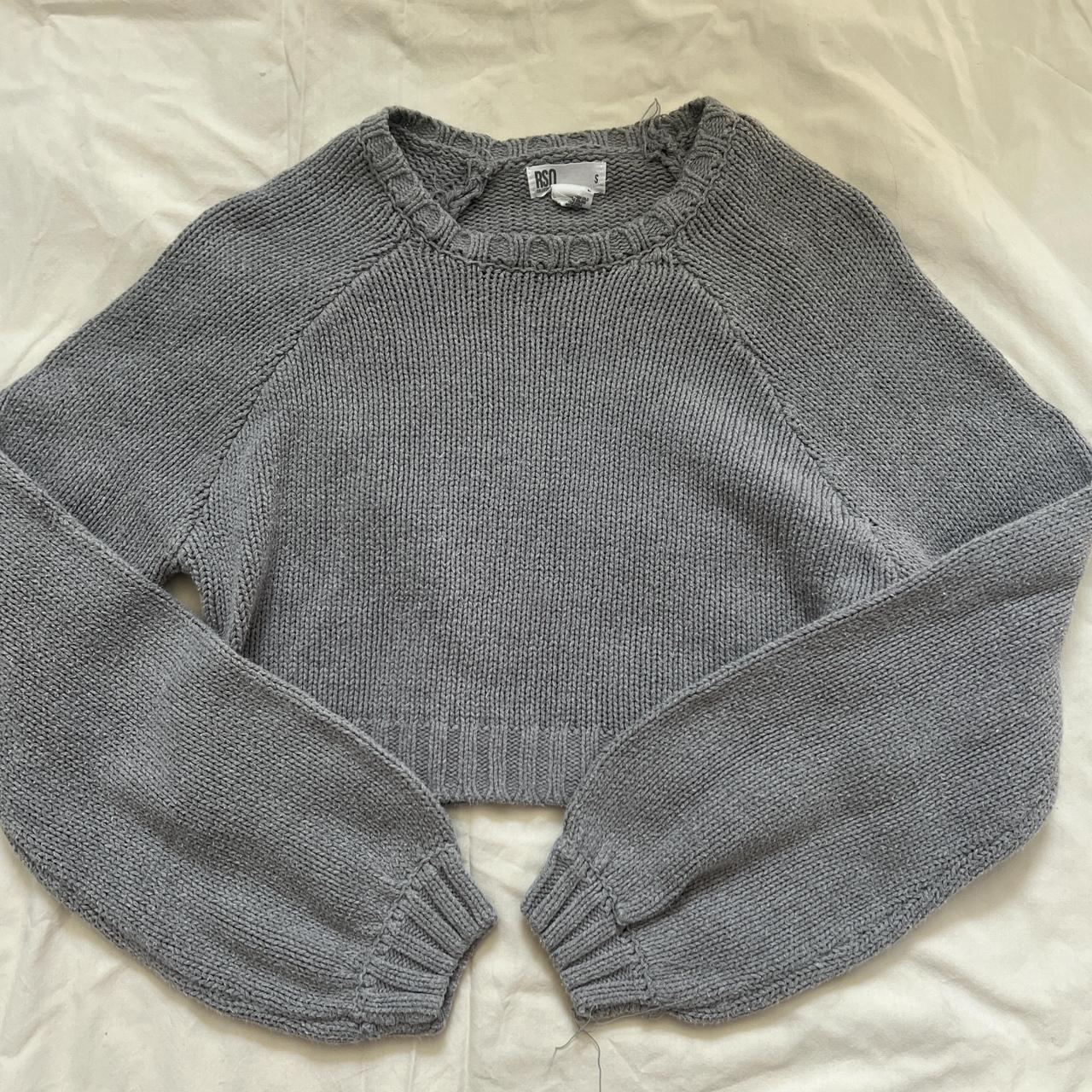 RSQ GREY CROPPED SWEATER! Balloon sleeves or... - Depop