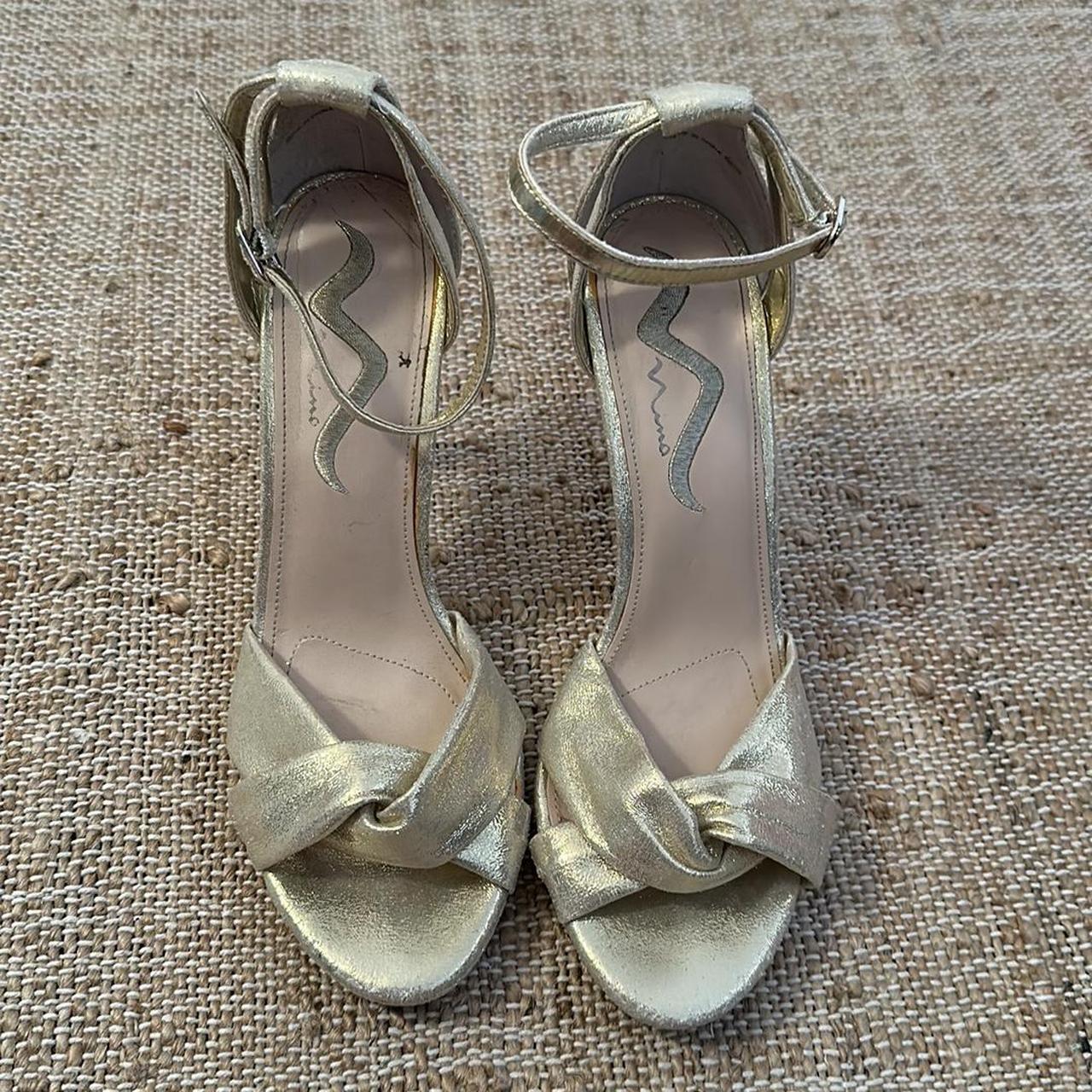 Nina gold hot sale heels