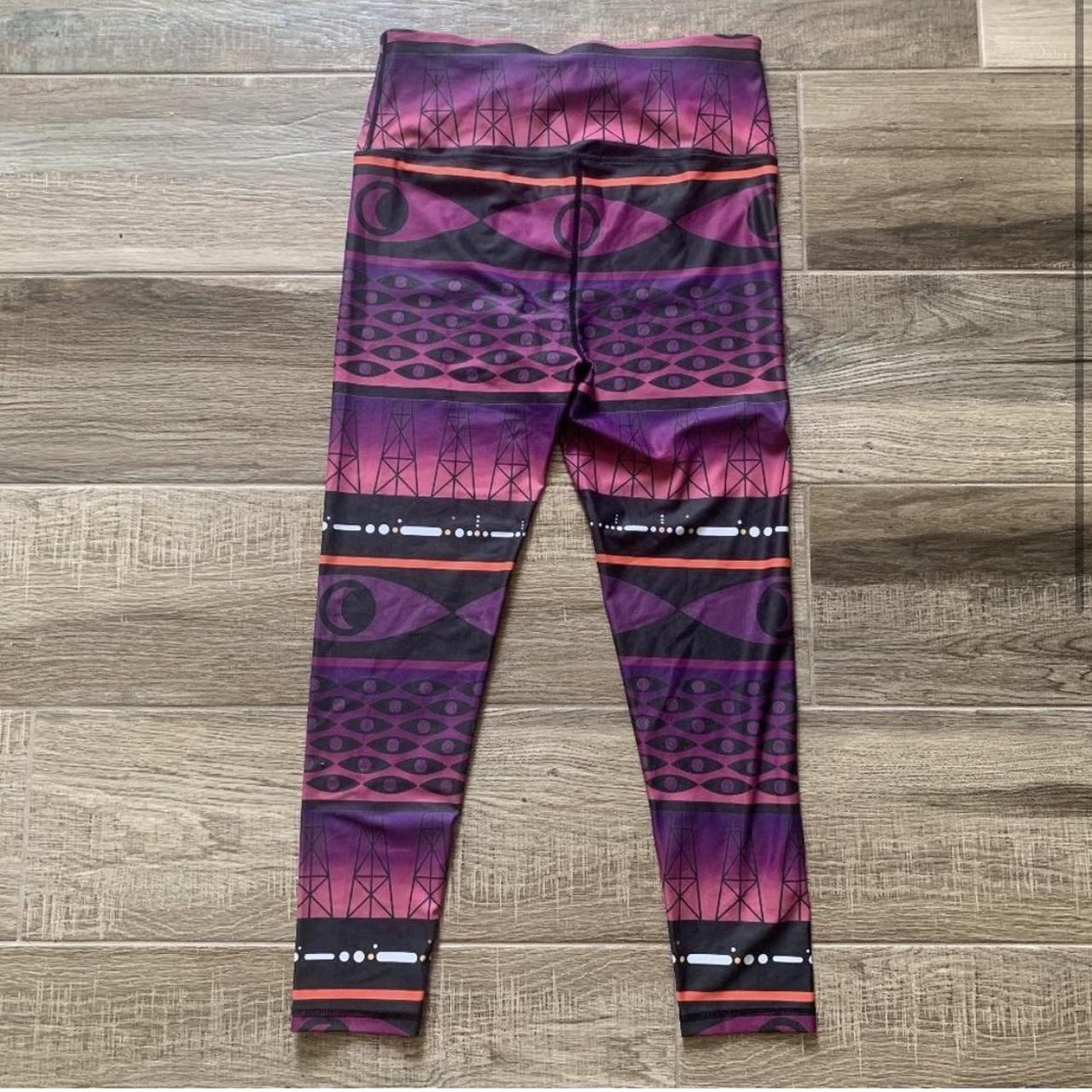 NWOT Welcome to Night Vale Leggings M Brand new and - Depop
