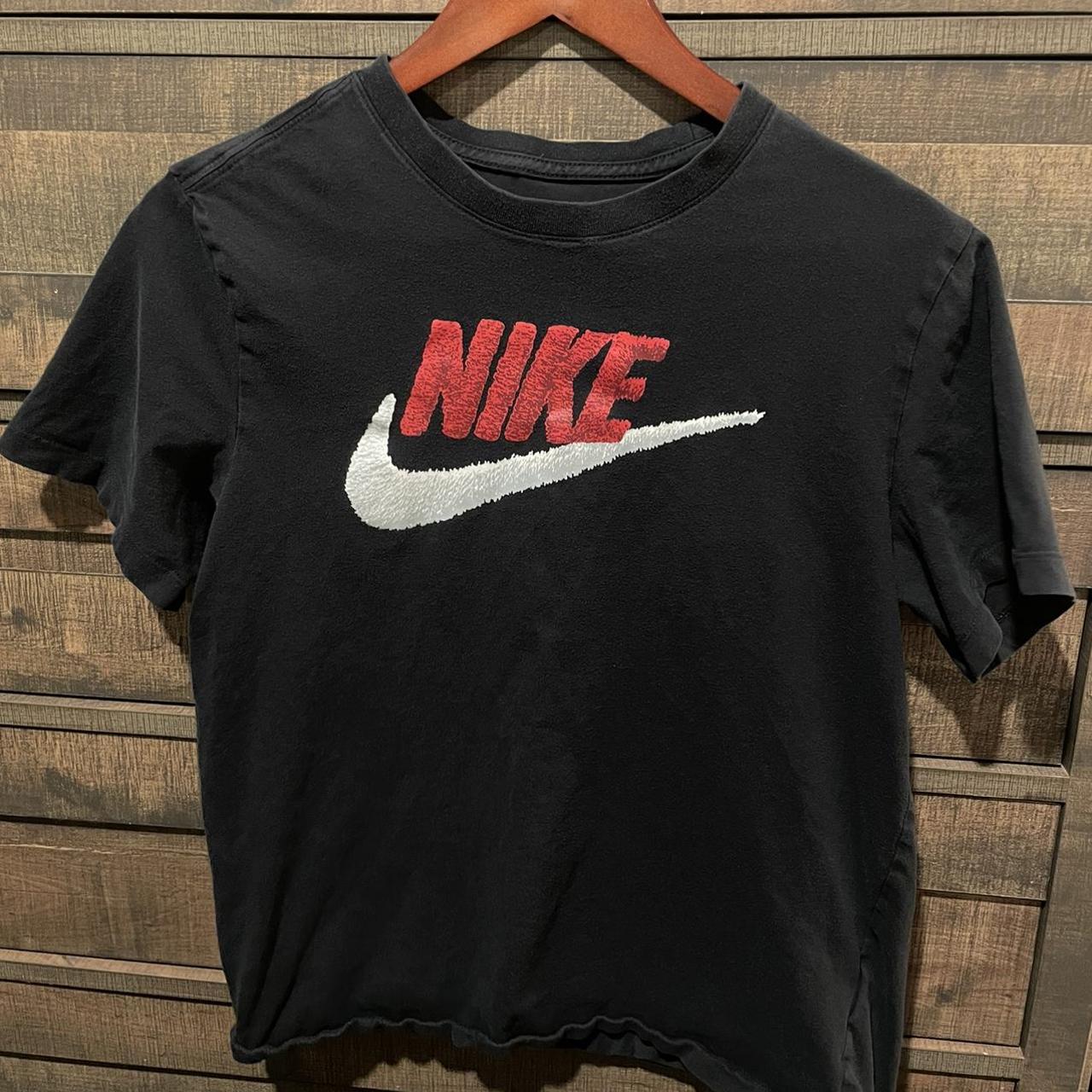 Nike Men's Black and Red T-shirt | Depop