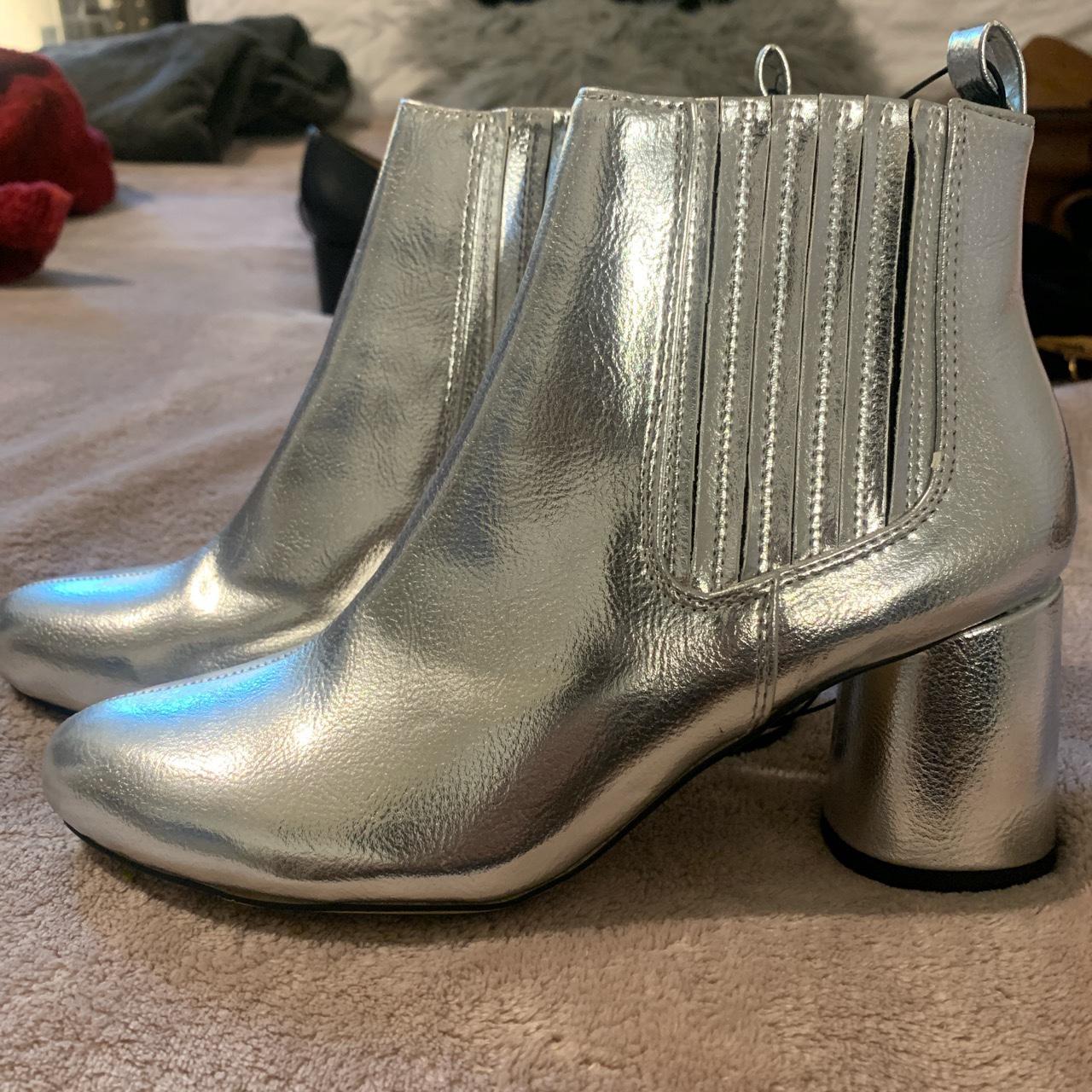 Forever 21 deals silver boots