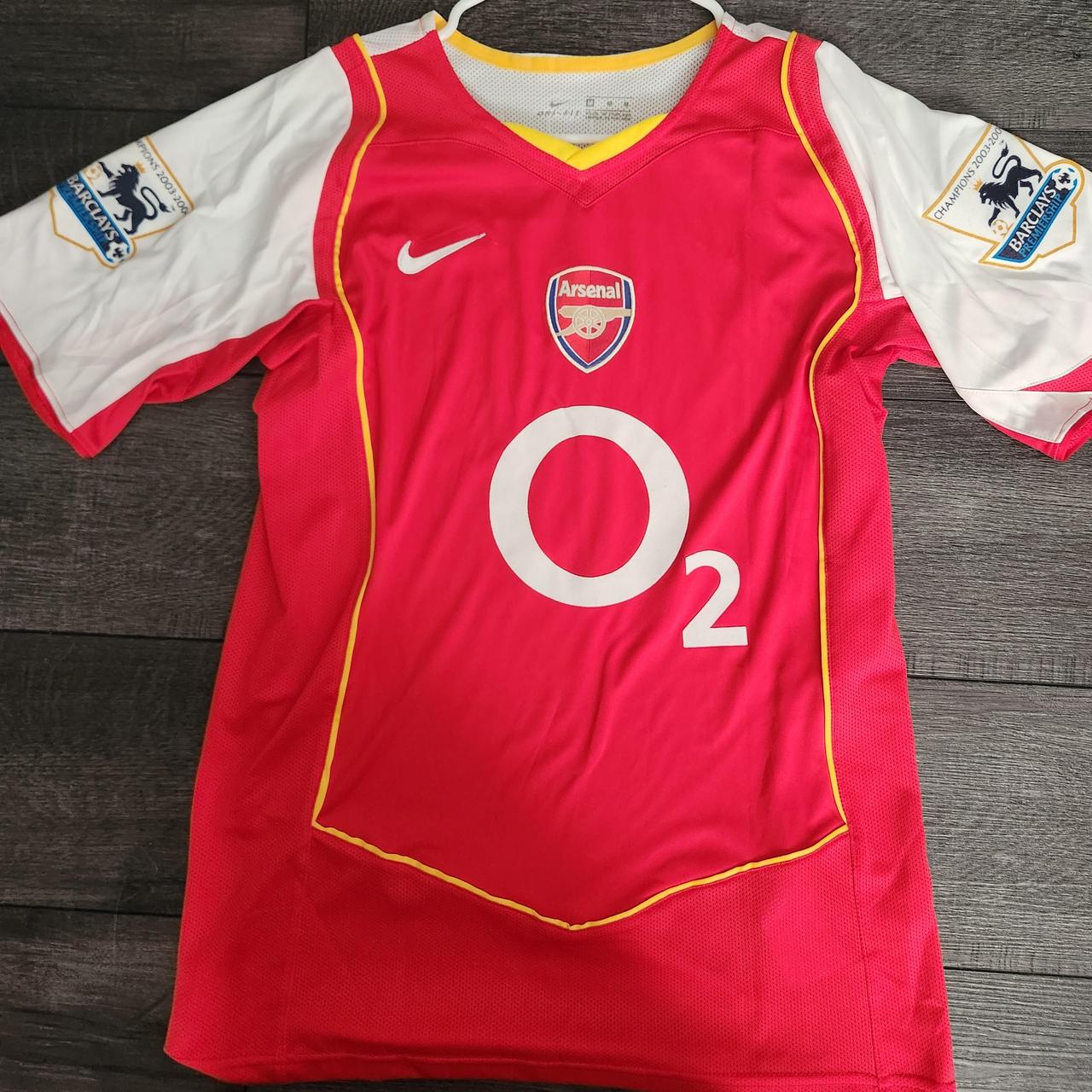 Nike arsenal - Depop Nike arsenal - Depop