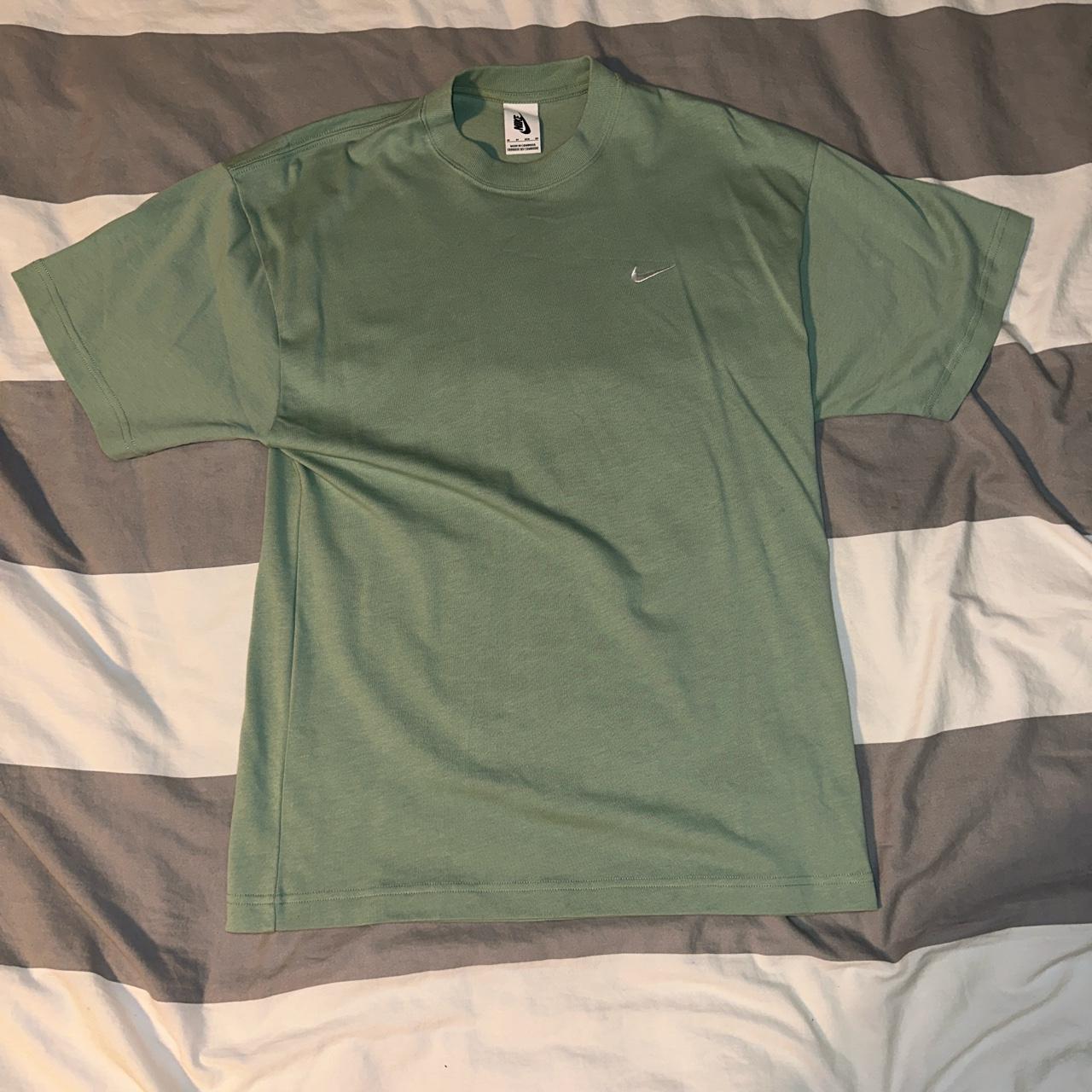Nike Men's Green Tshirt Depop