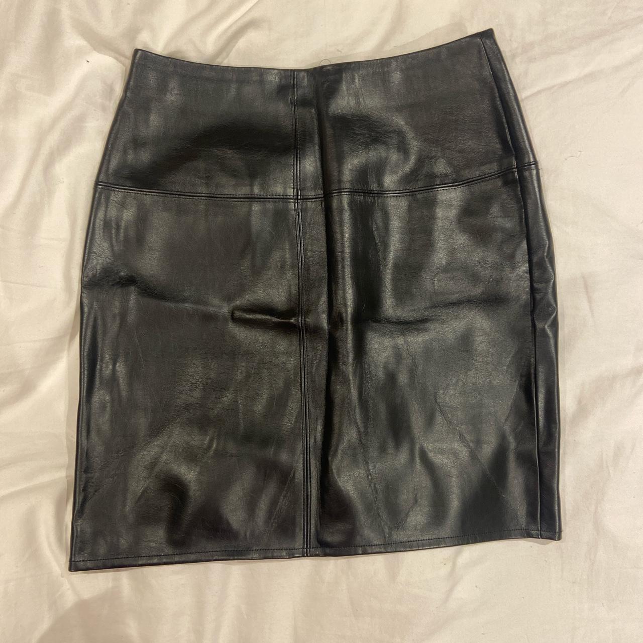 Missguided black faux leather mini skirt🖤 Worn... - Depop