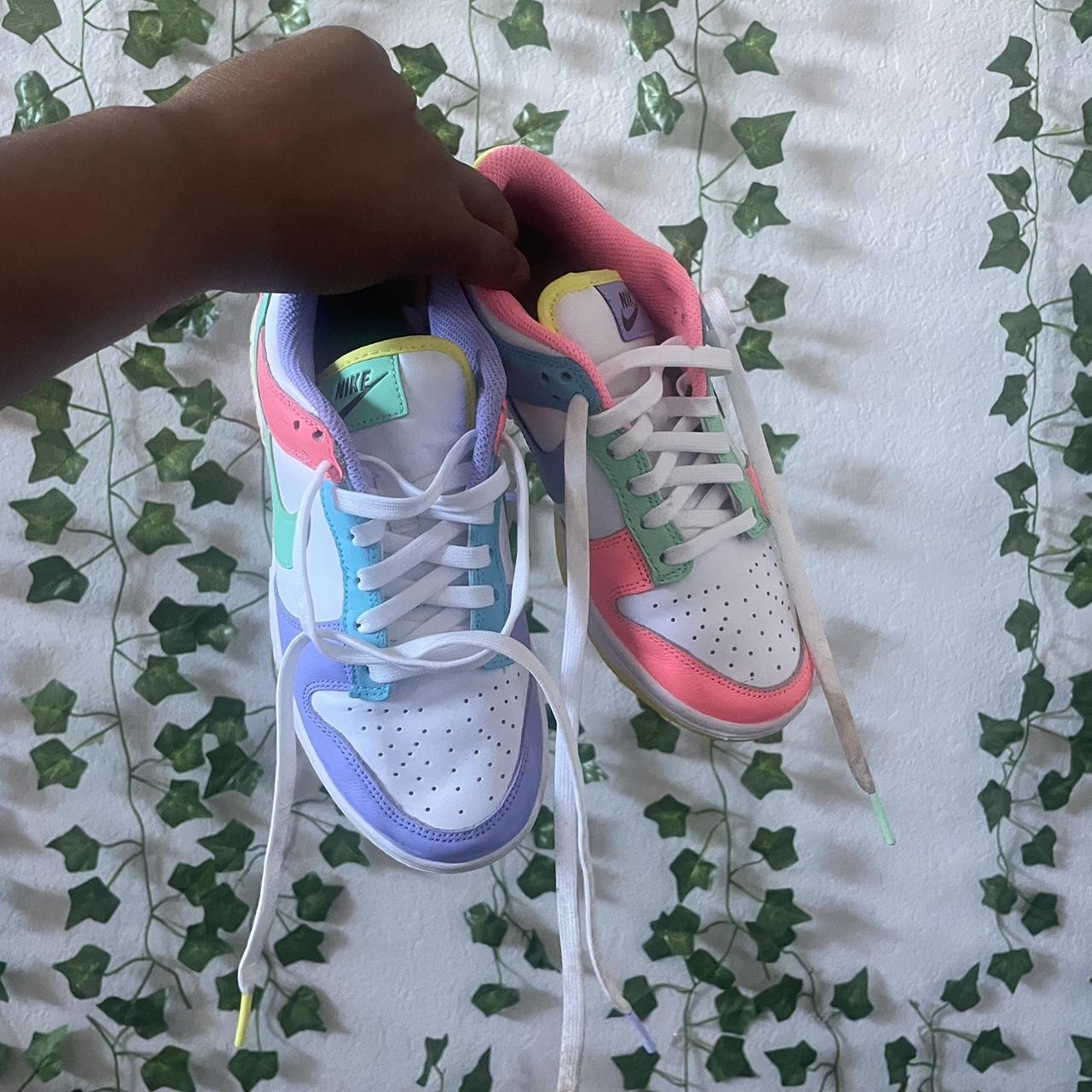 low dunks pastel