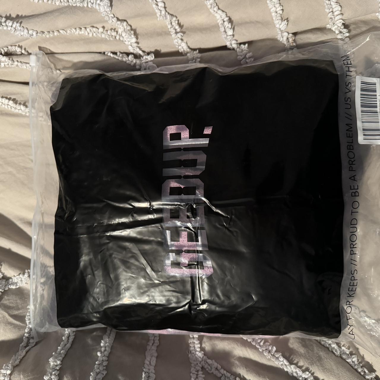 geedup team logo hoodie charcoal/dusty pink never... - Depop