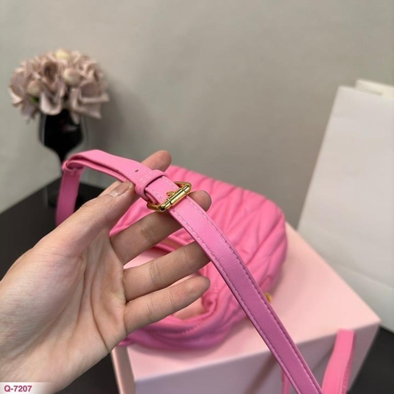 バッグ miumiu Y2K VITELLOLUX pink beige ARCHIVE Vintage Miu Miu Pink Bag | TikTok