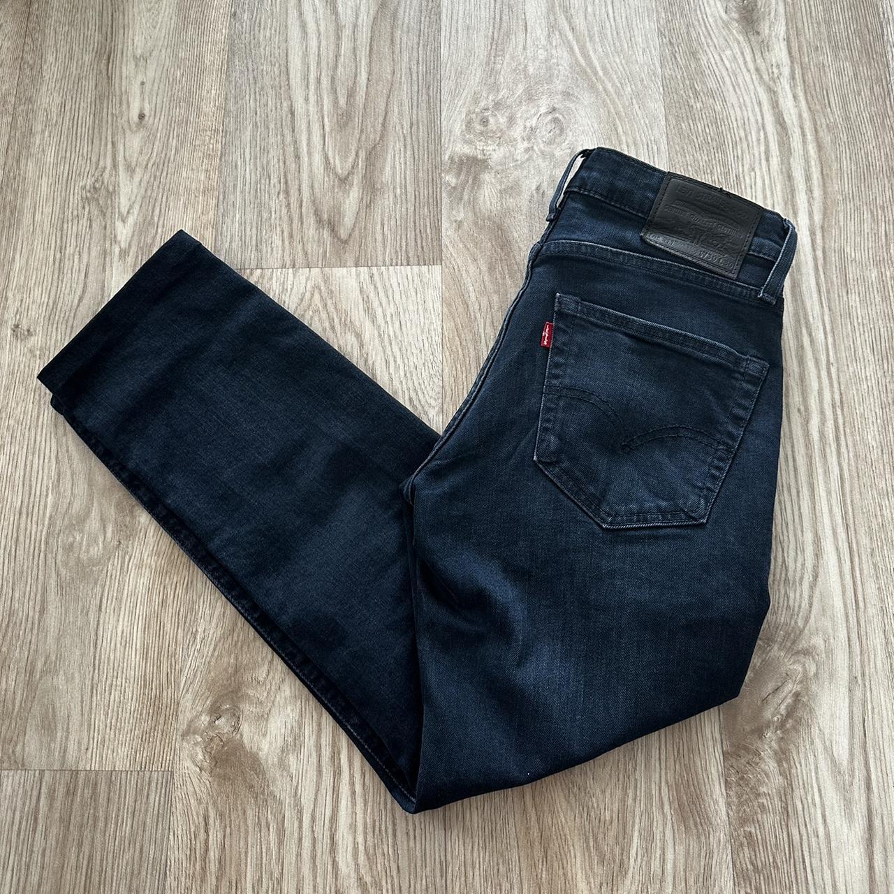 Levi's Men's Navy Jeans | Depop