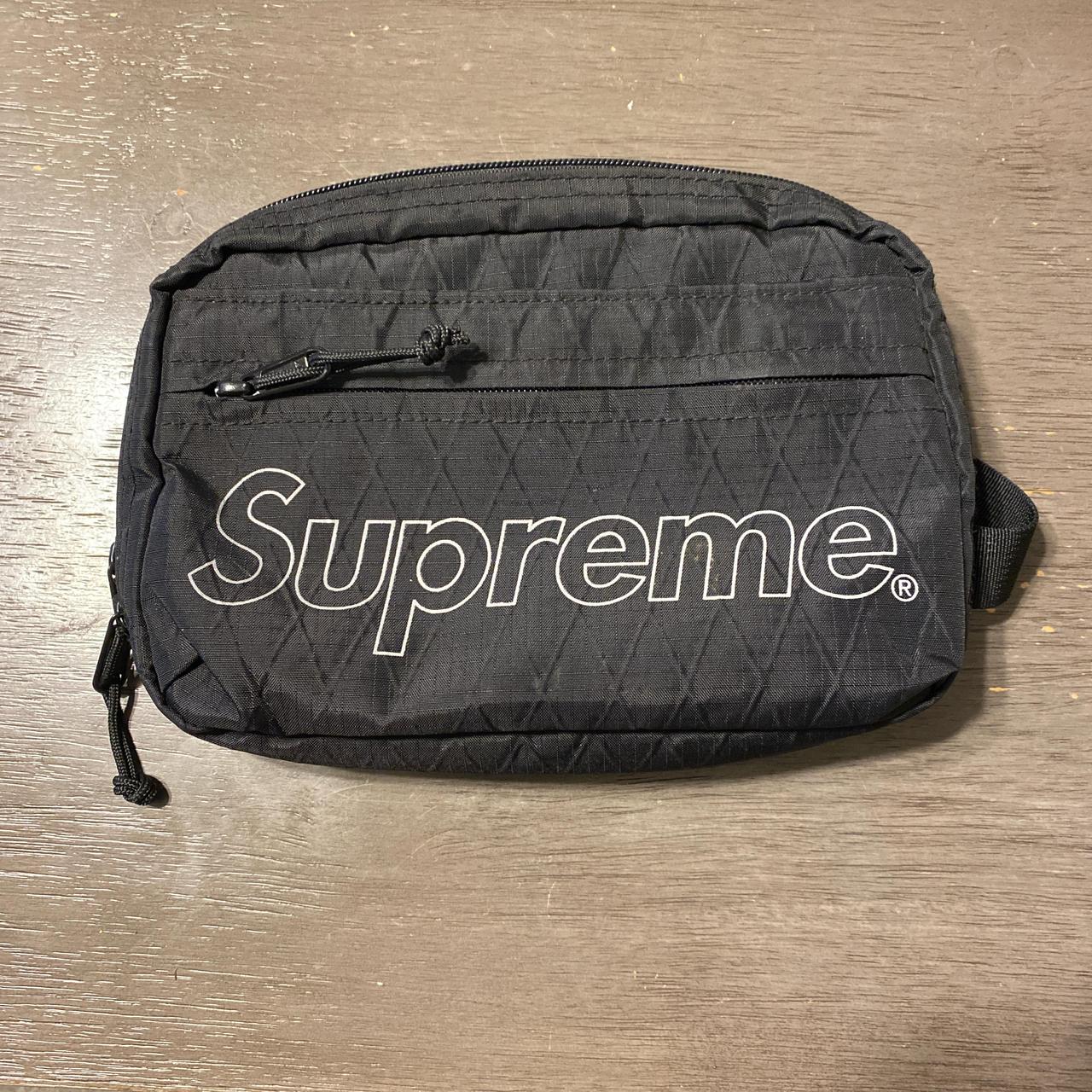 Supreme FW18 Shoulder bag Lightly used Bought for