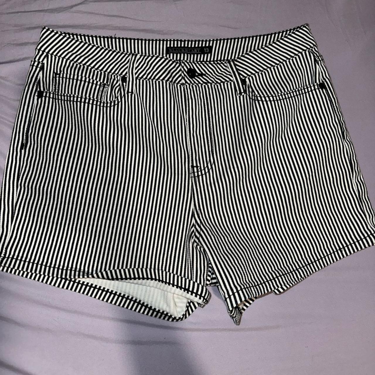 Shorts Hot Topic Blackheart Shorts Size 13 NWOT - Depop