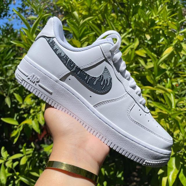 nike air force 1 lv8 sketch