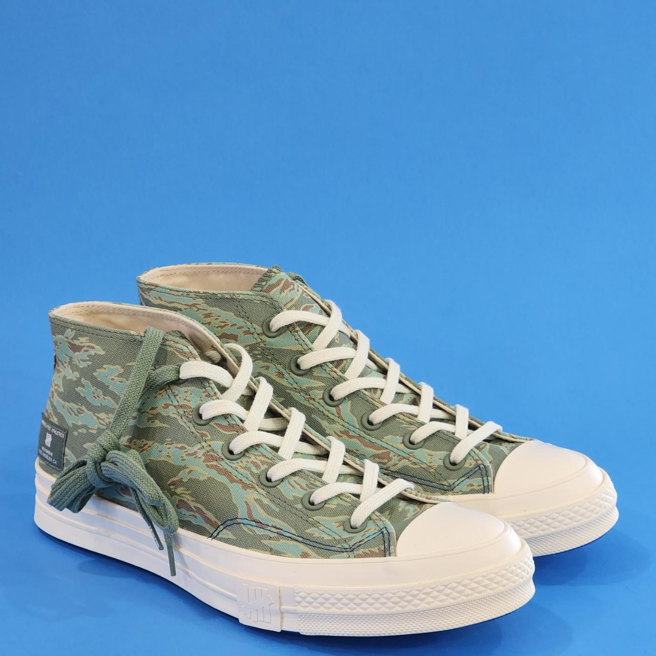 Green camo store converse