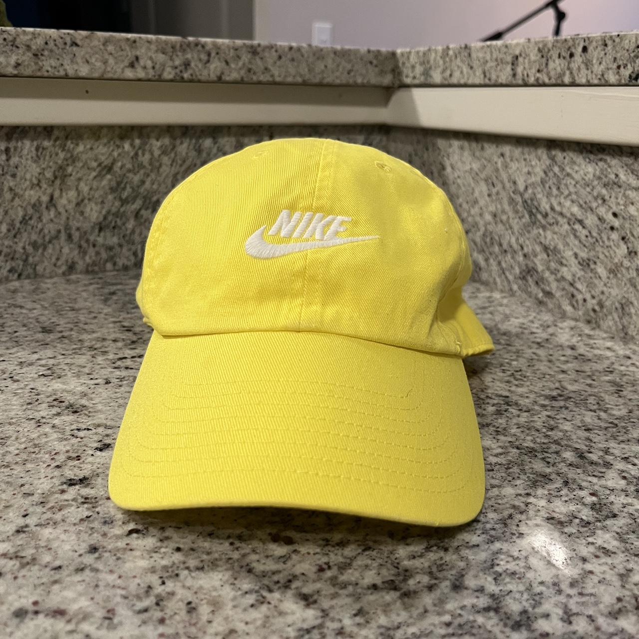 Neon yellow clearance nike hat