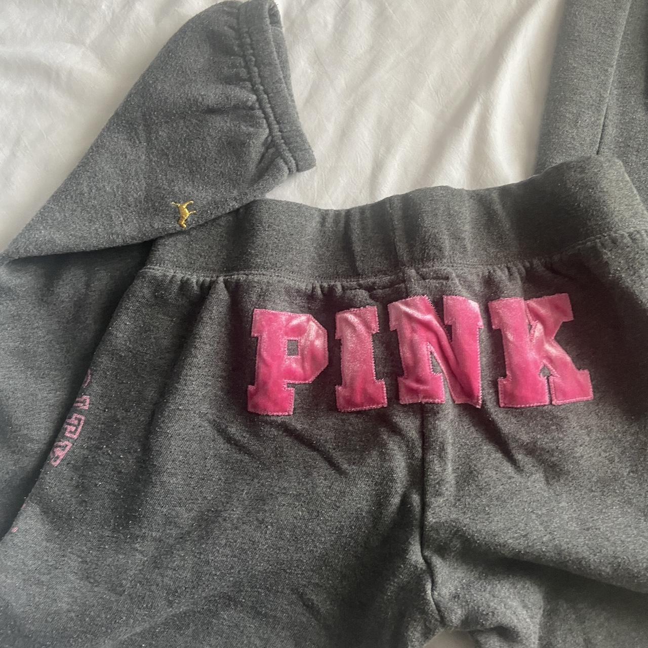 Victoria’s Secret pink sweatpants🎀 -no flaws -capri... - Depop
