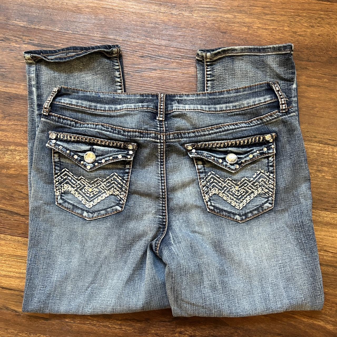 Y2K style capri jeans. I LOVE the detailing on the... - Depop